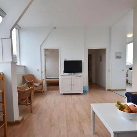 With Stunning Views Daire Bergen aan Zee
